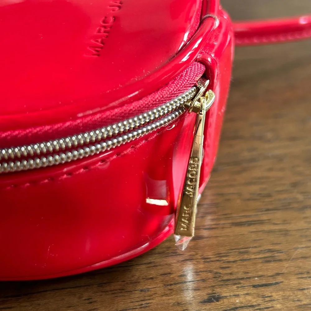 MARC JACOBS Mini 4 Inch Red Patent Leather Crossbody Round Circle Canteen Bag - Picture 3 of 9